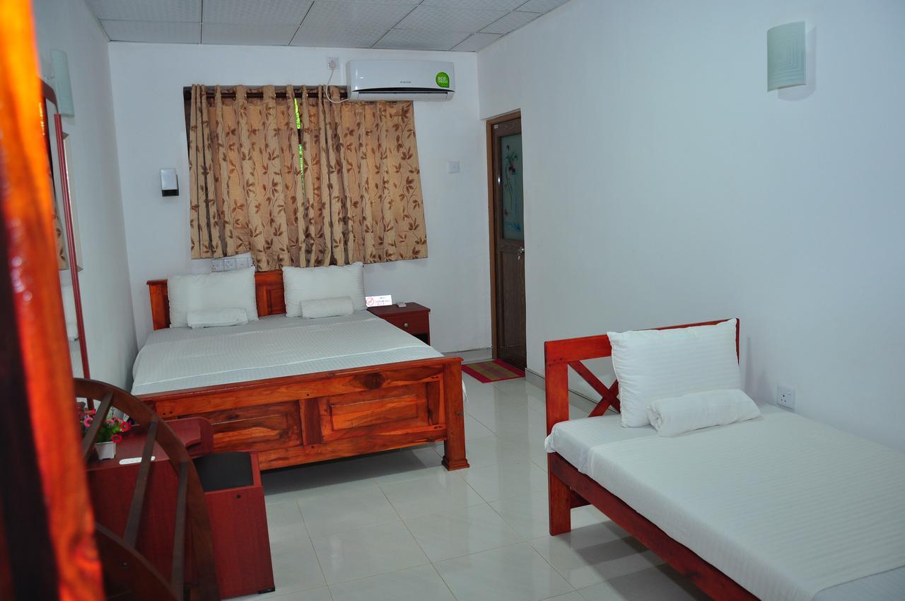 Hotel Camorich Tissamaharama Extérieur photo