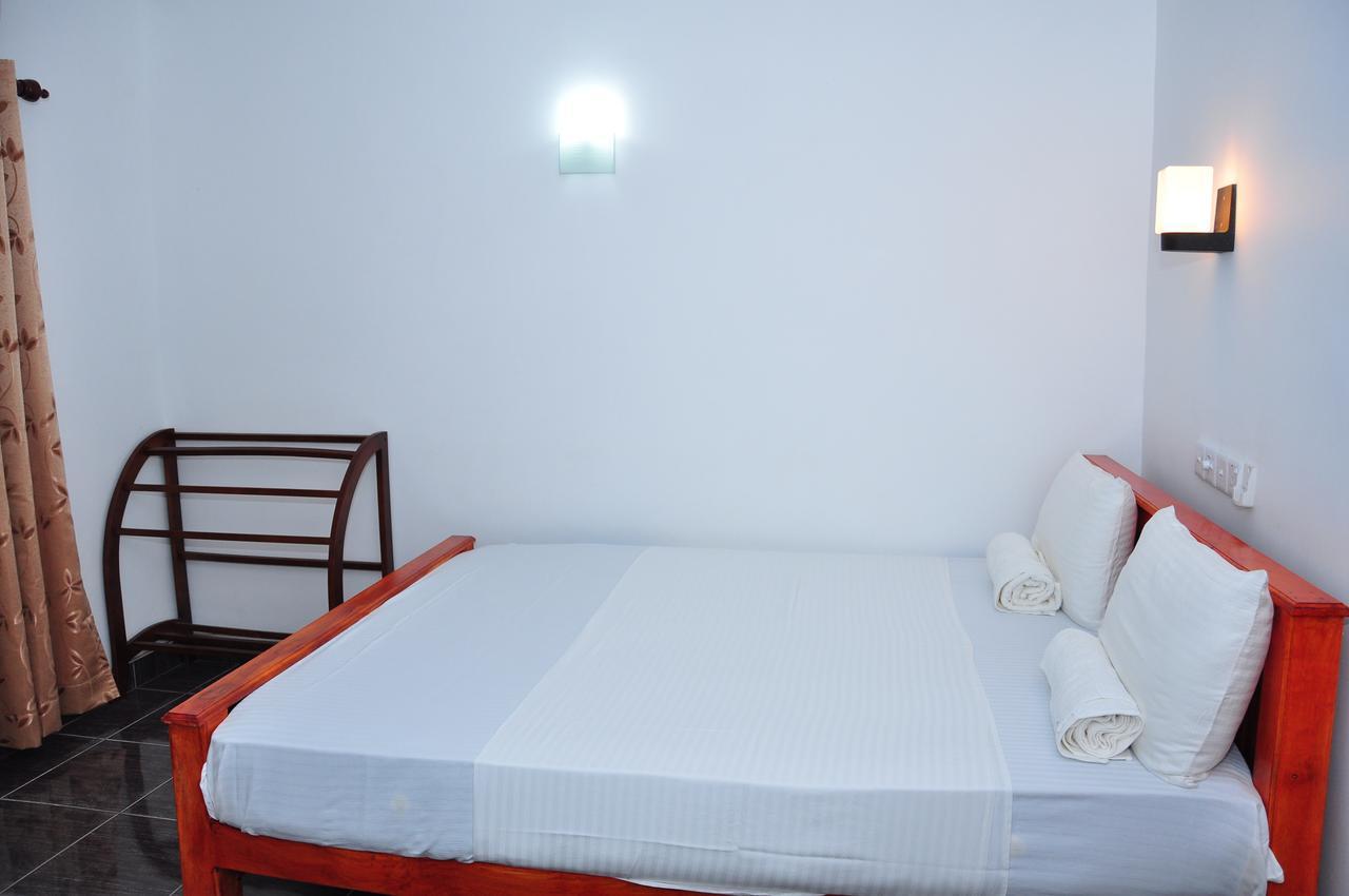 Hotel Camorich Tissamaharama Extérieur photo
