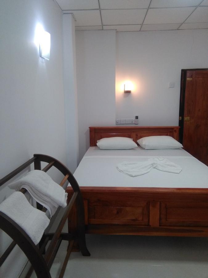 Hotel Camorich Tissamaharama Extérieur photo