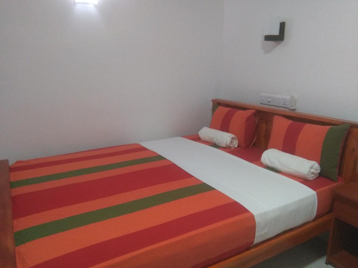 Hotel Camorich Tissamaharama Extérieur photo