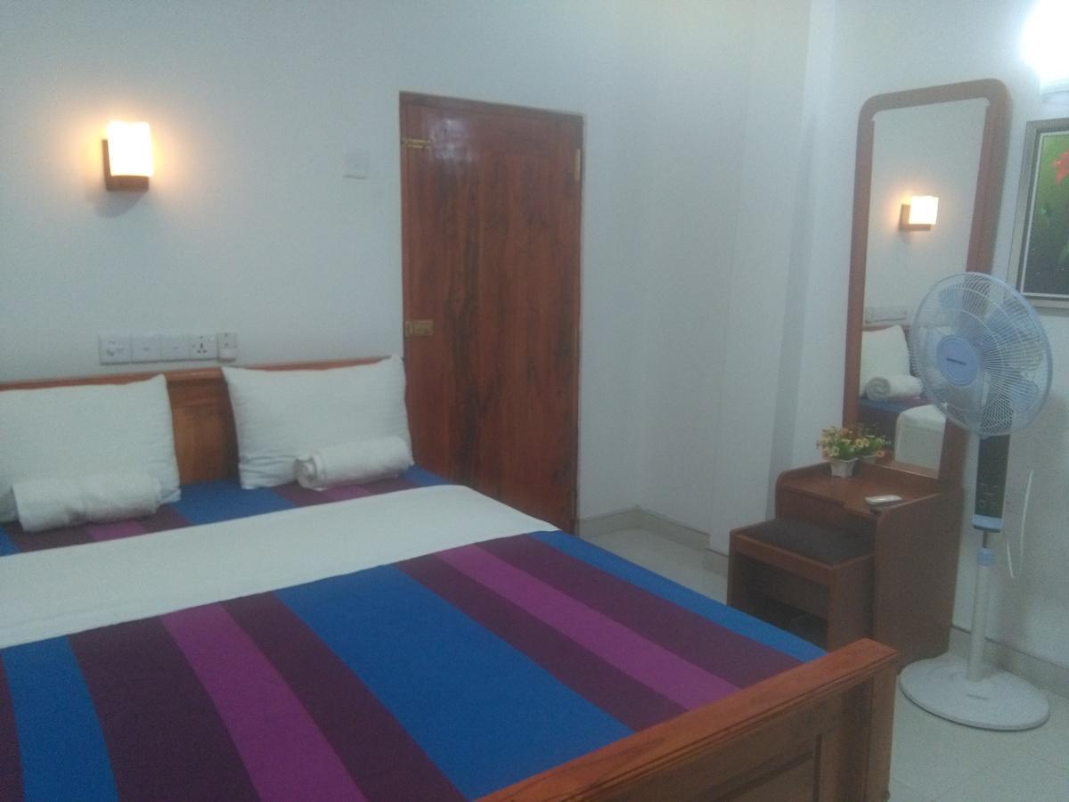 Hotel Camorich Tissamaharama Extérieur photo