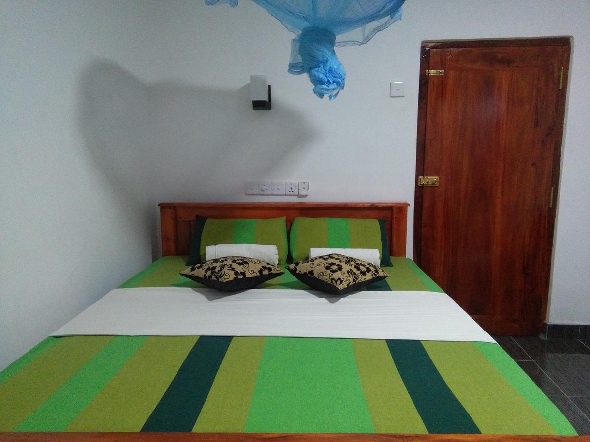 Hotel Camorich Tissamaharama Extérieur photo
