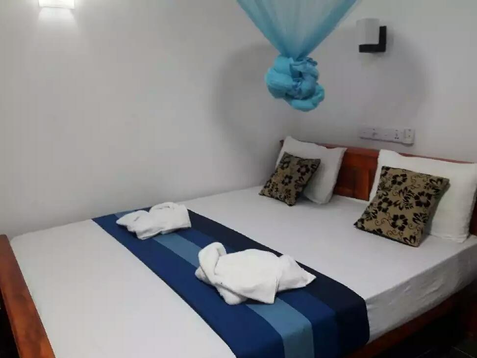 Hotel Camorich Tissamaharama Extérieur photo