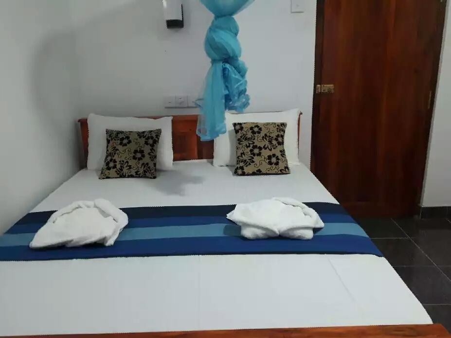 Hotel Camorich Tissamaharama Extérieur photo