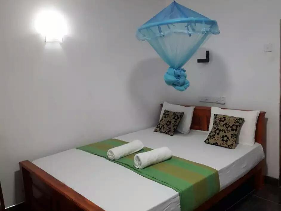Hotel Camorich Tissamaharama Extérieur photo