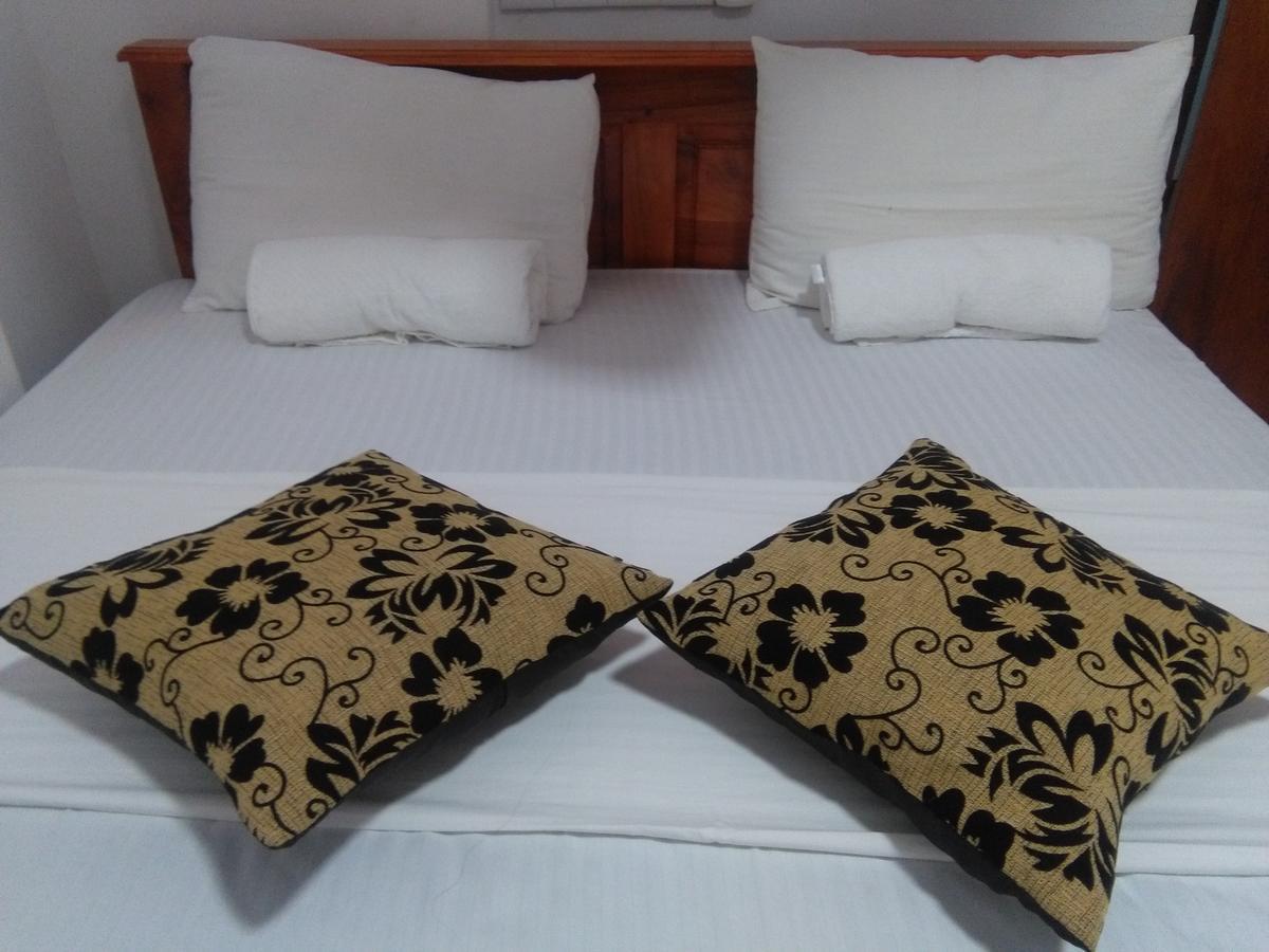 Hotel Camorich Tissamaharama Extérieur photo