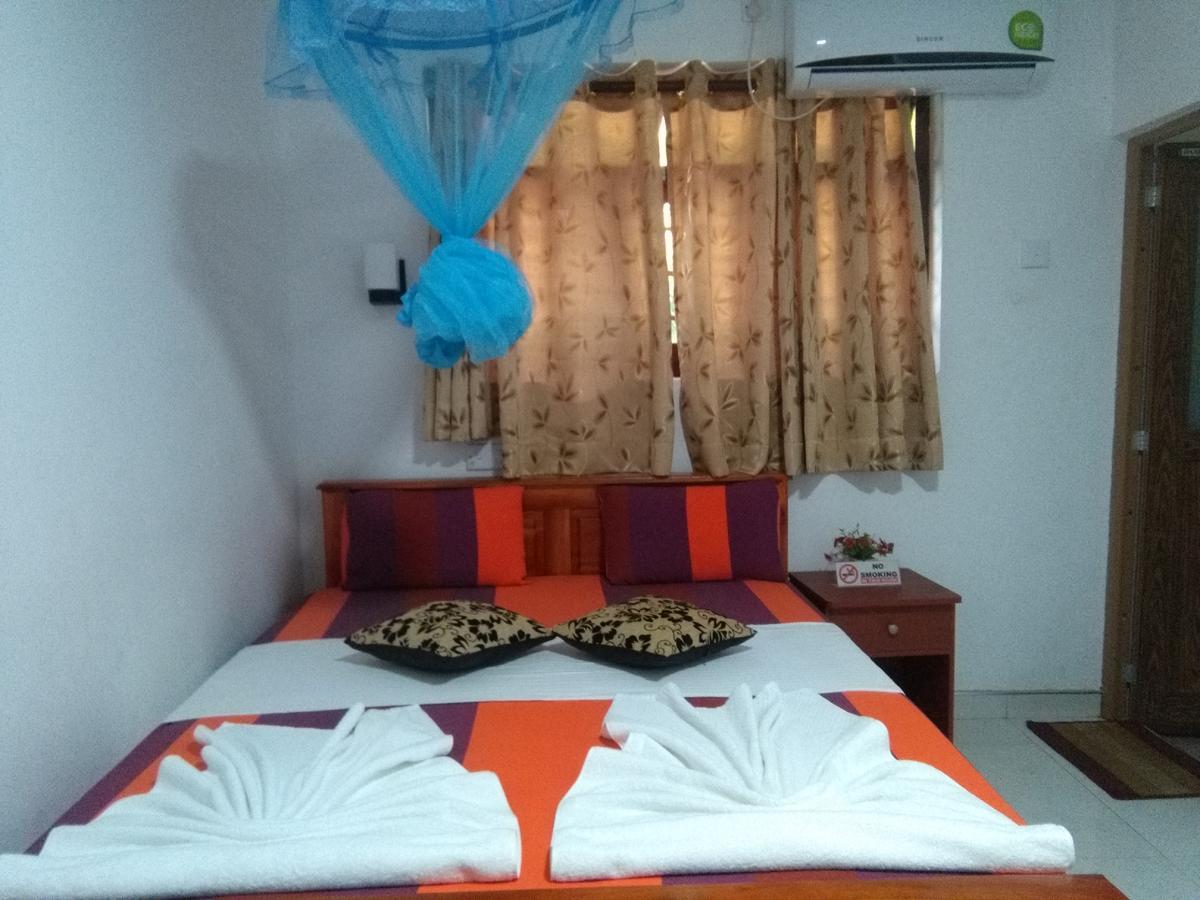 Hotel Camorich Tissamaharama Extérieur photo