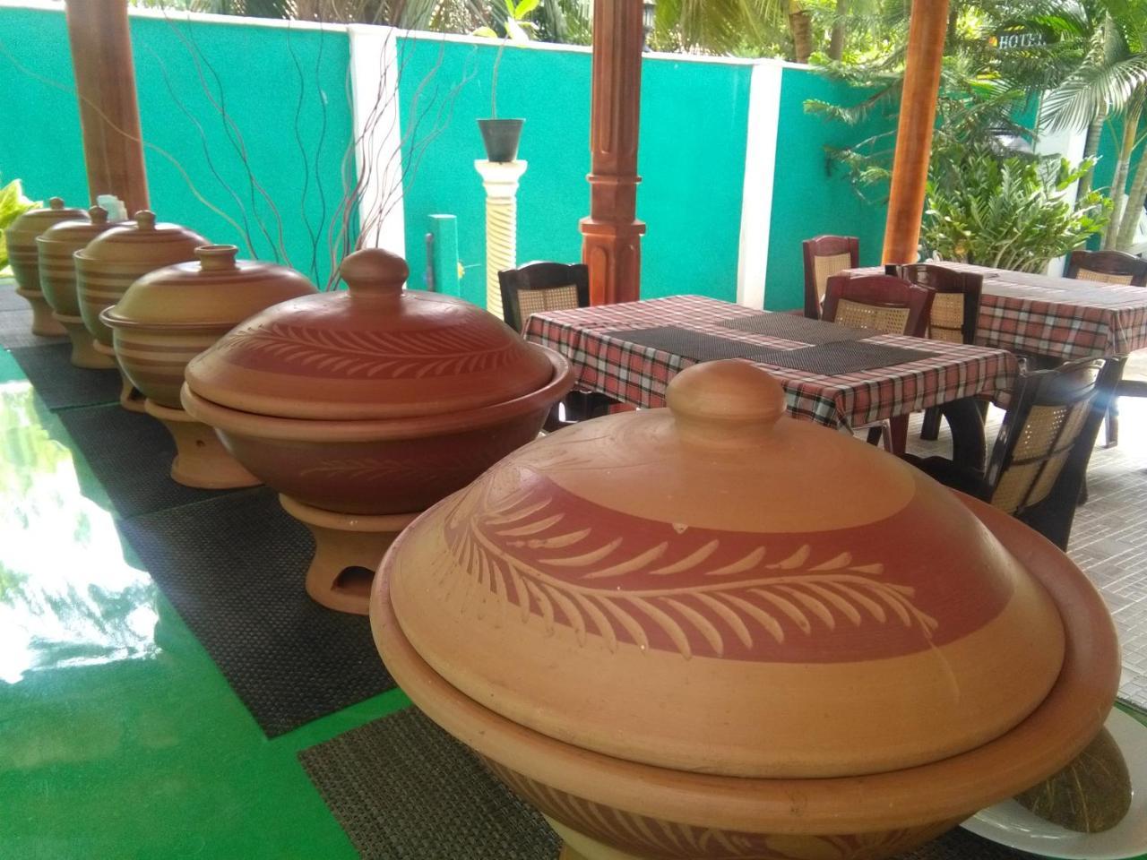 Hotel Camorich Tissamaharama Extérieur photo